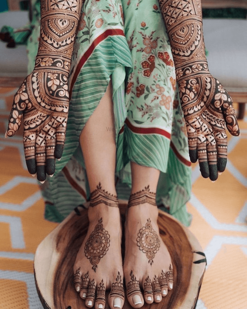 Modern Royal Front Hand Mehndi Design Gallery