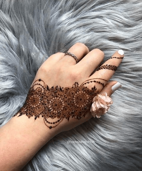 Simple Mehndi Designs