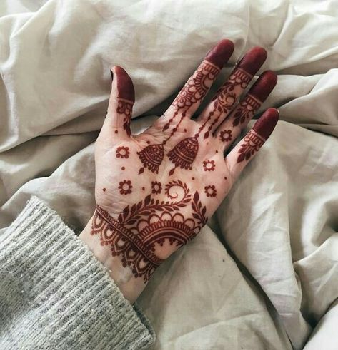 Simple Mehndi Designs