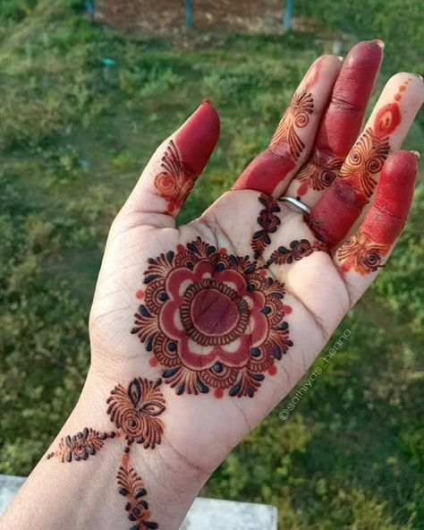 Simple Mehndi Designs