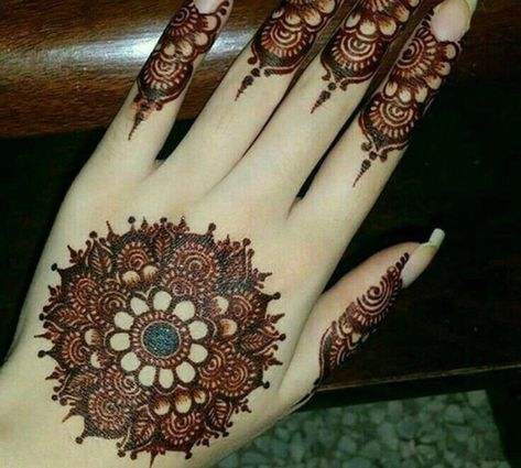 Simple Mehndi Designs