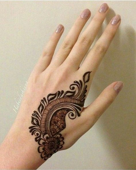 Simple Mehndi Designs