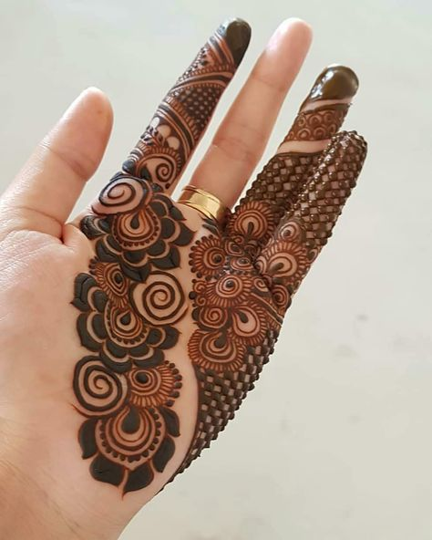 Simple Mehndi Designs