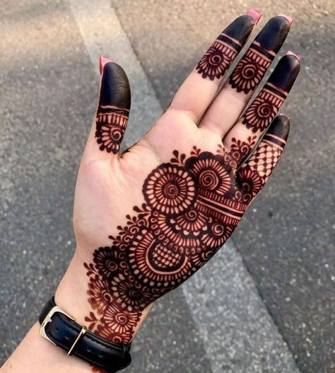 Simple Mehndi Designs