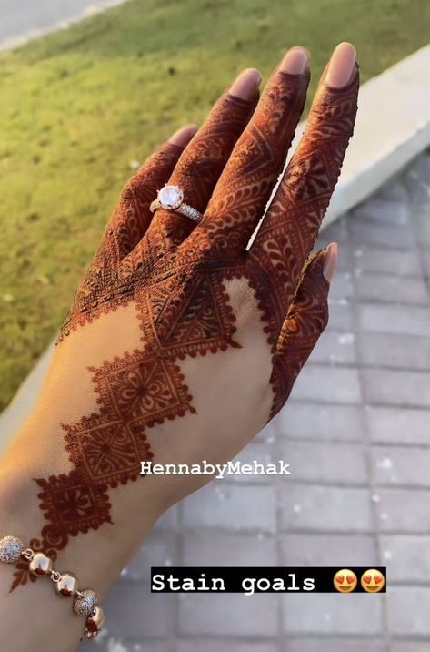 Simple Mehndi Designs