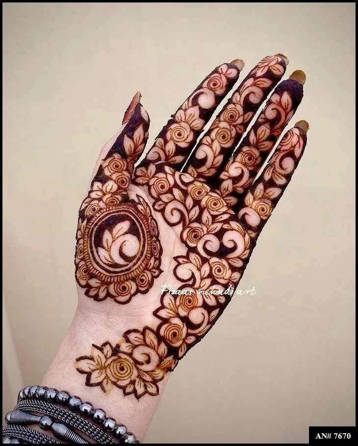 153+ Simple Flower Mehndi Design For Wedding Season