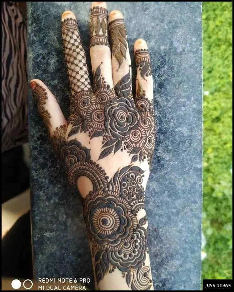 153+ Simple Flower Mehndi Design For Wedding Season