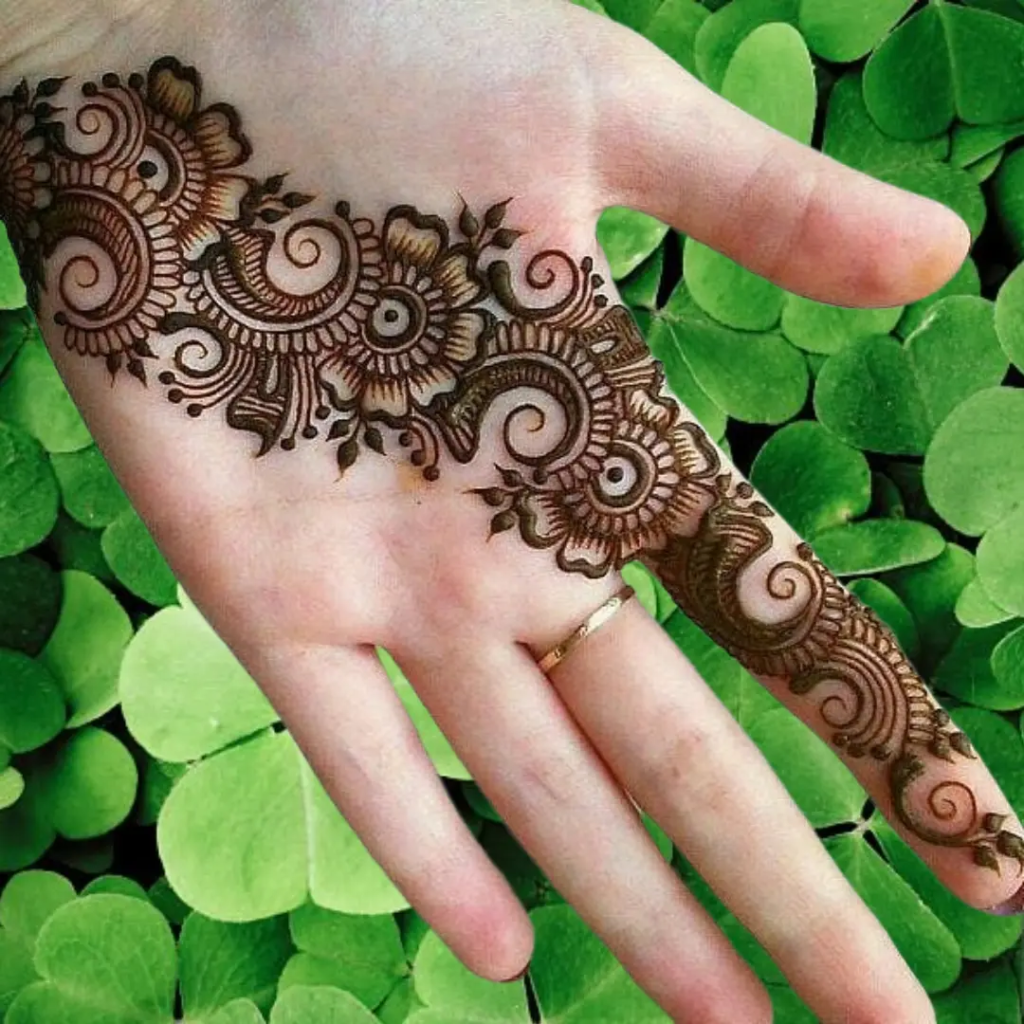 153+ Simple Flower Mehndi Design For Wedding Season