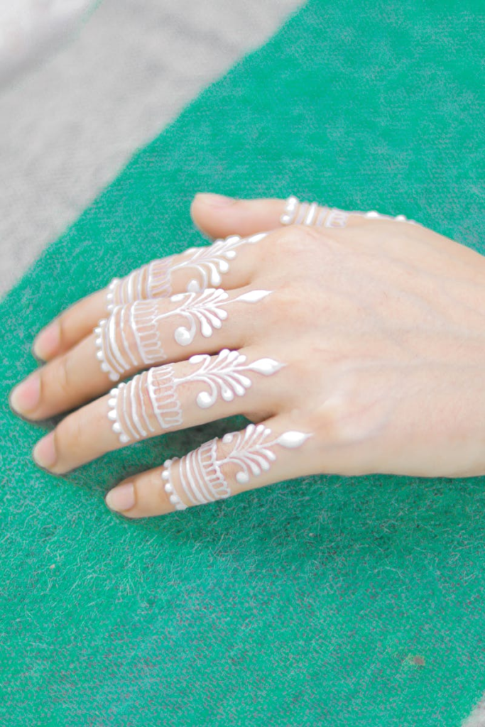 253+ simple mehndi design photo