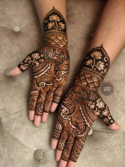 Karwa Chauth Mehndi Designs gallery