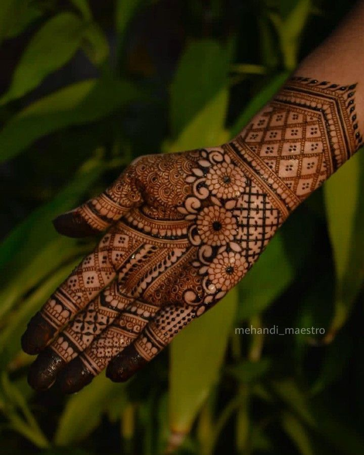 Half Hand Mehndi Design Simple Gallery