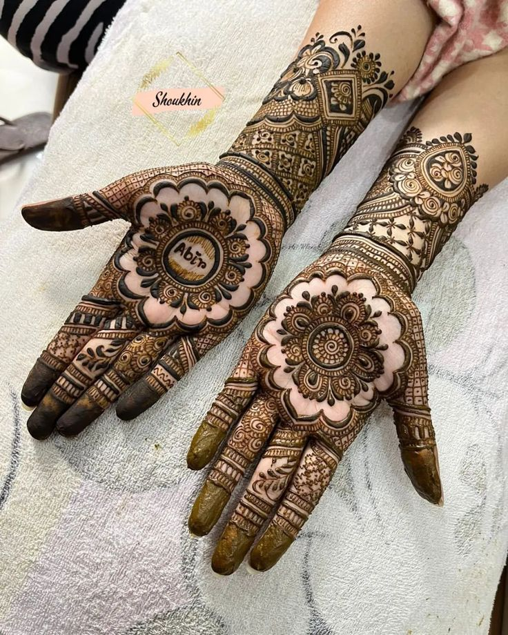 Half Hand Mehndi Design Simple & Elegant