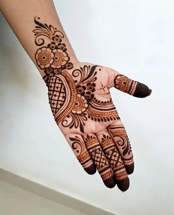 Half Hand Mehndi Design Simple Gallery