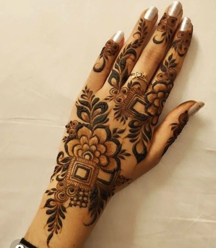 Half Hand Mehndi Design Simple Gallery