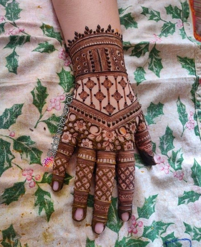 Half Hand Mehndi Design Simple Gallery